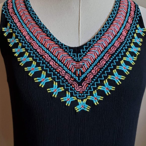 Skies Are Blue Boho embroidered top Sm - Picture 4 of 10